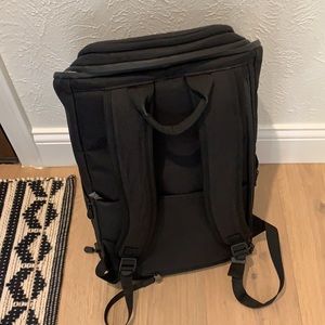 Lo & Sons travel Backpack (The Hakabu). 35.5L